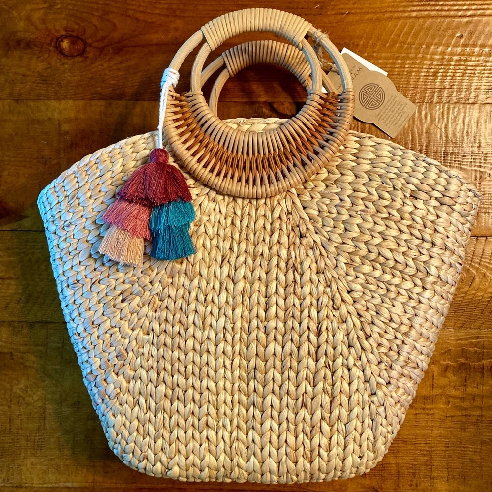 NEW Natural Hyacinth Raffia Straw Purse Tote Bag Tassel Tropical Size 12 x 14" - Picture 2 of 11